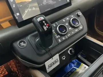 2022 Land Rover Defender с пробегом 82 000 км