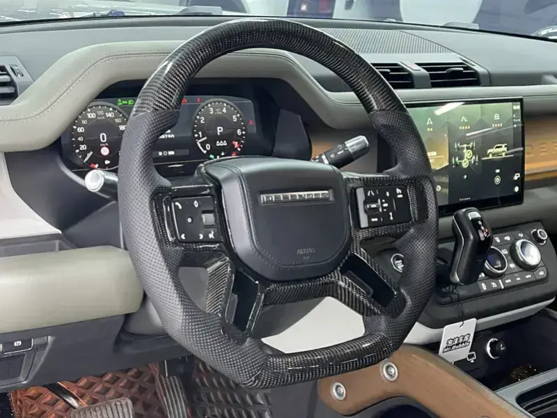 2022 Land Rover Defender с пробегом 82 000 км