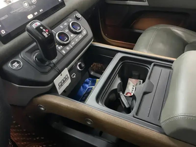 2022 Land Rover Defender с пробегом 82 000 км