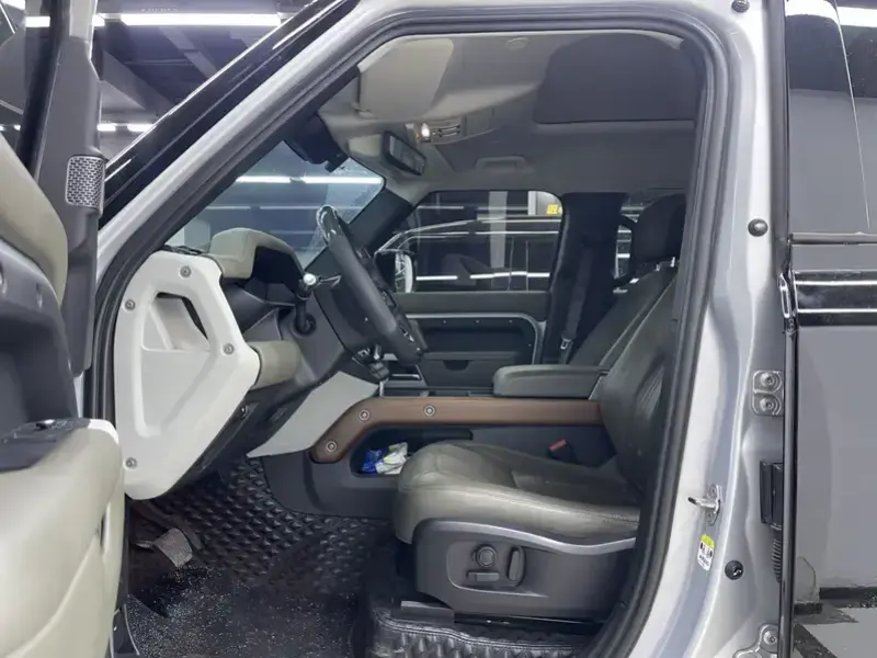 2022 Land Rover Defender с пробегом 82 000 км