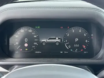 2024 Land Rover Defender с пробегом 66 000 км