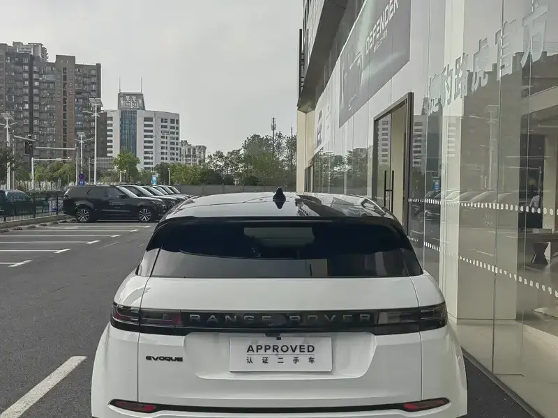 2026 Land Rover Range Rover Evoque с пробегом 3 500 км