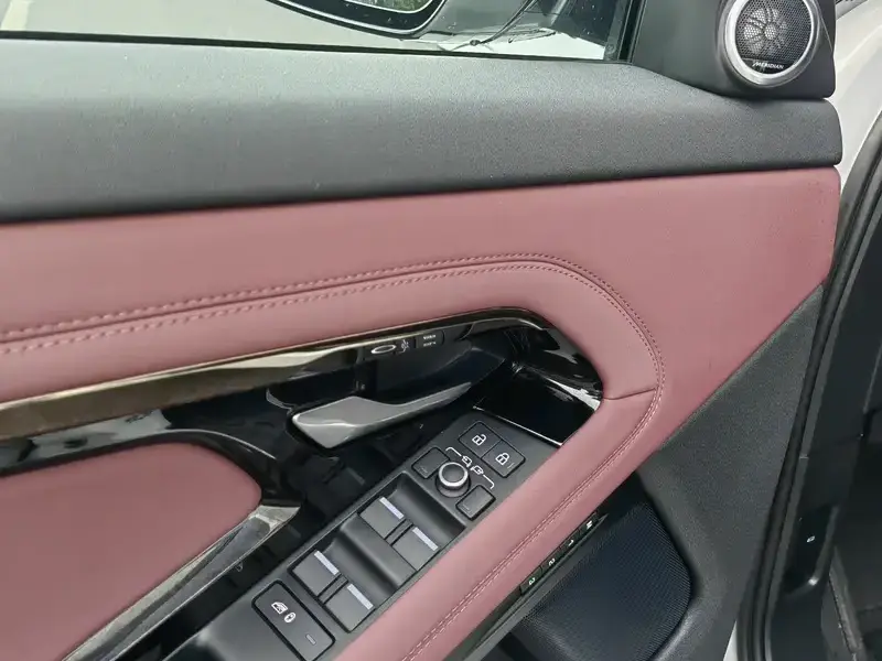 2026 Land Rover Range Rover Evoque с пробегом 3 500 км