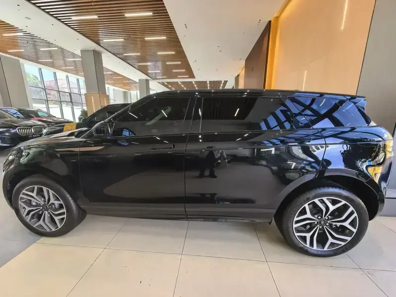 2024 Land Rover Range Rover Evoque с пробегом 800 км
