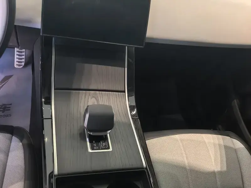 2024 Land Rover Range Rover Evoque с пробегом 800 км