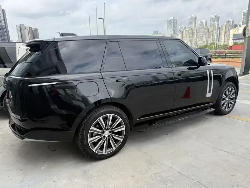 2025 Land Rover Range Rover с пробегом 2 600 км