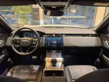 2025 Land Rover Range Rover Velar с пробегом 4 000 км