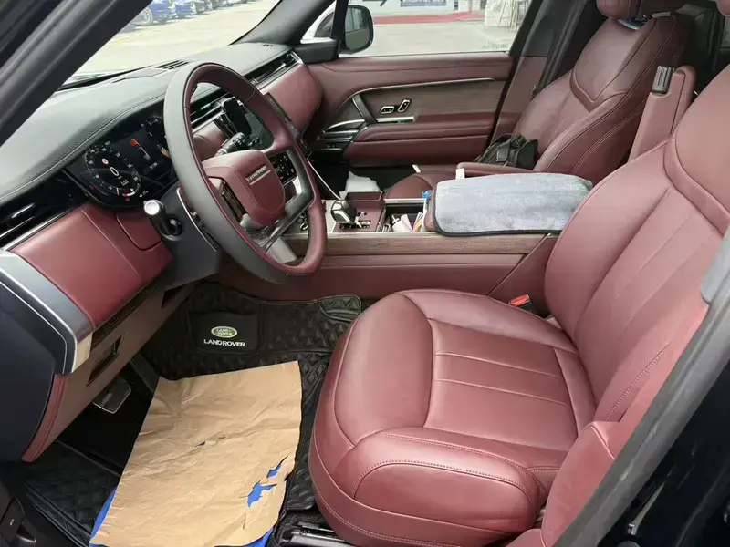 2025 Land Rover Range Rover с пробегом 2 600 км