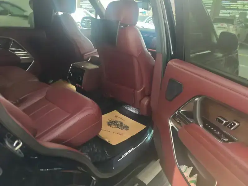 2025 Land Rover Range Rover с пробегом 2 600 км
