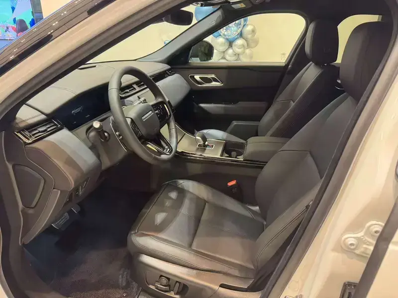 2025 Land Rover Range Rover Velar с пробегом 4 000 км