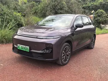 Leapmotor B10