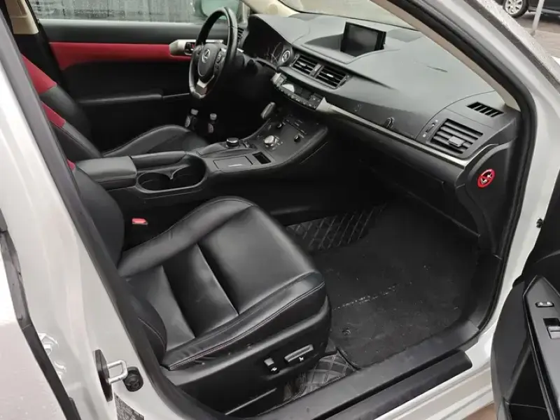 2020 Lexus CT с пробегом 66 000 км