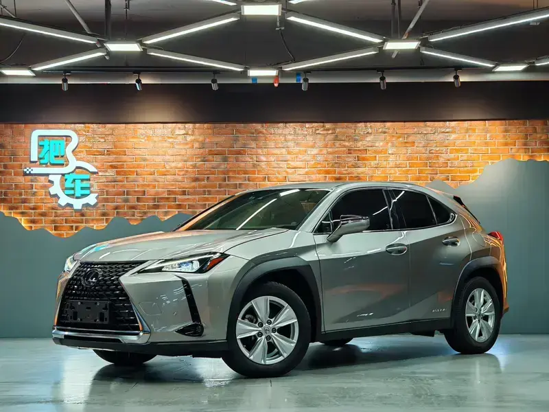 2020 Lexus UX с пробегом 54 000 км