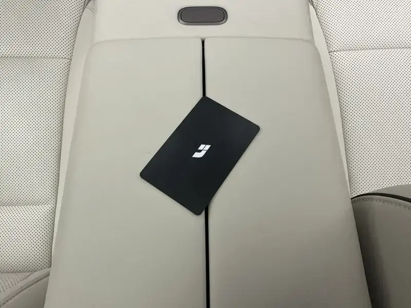 2025 Li Auto (Lixiang) i6 с пробегом 14 000 км