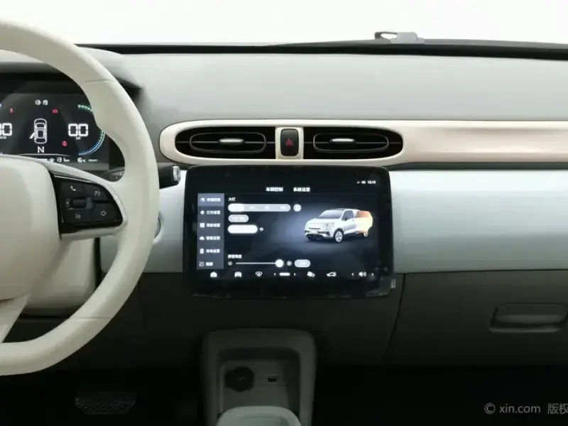 2025 Leapmotor T03 с пробегом 16 000 км