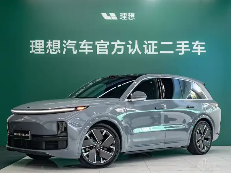 2025 Li Auto (Lixiang) L8 с пробегом 11 000 км