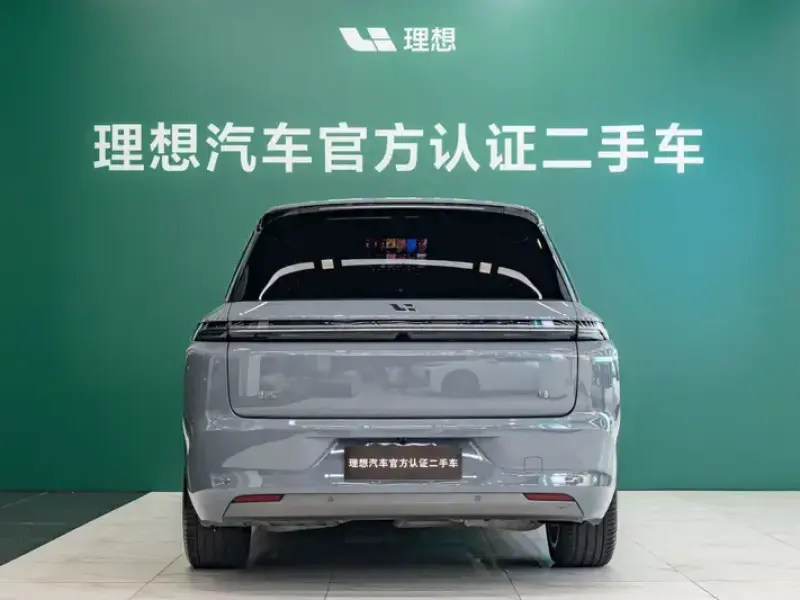 2025 Li Auto (Lixiang) L8 с пробегом 11 000 км