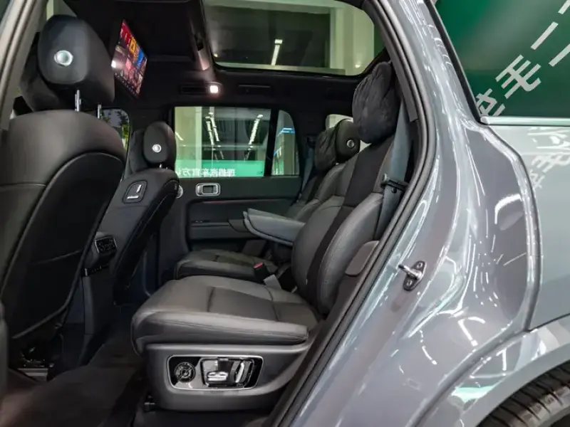 2025 Li Auto (Lixiang) L8 с пробегом 11 000 км