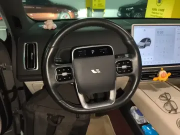 2024 Li Auto (Lixiang) L7 с пробегом 46 400 км
