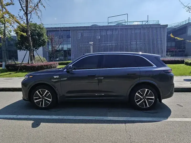 2024 Li Auto (Lixiang) L7 с пробегом 36 000 км
