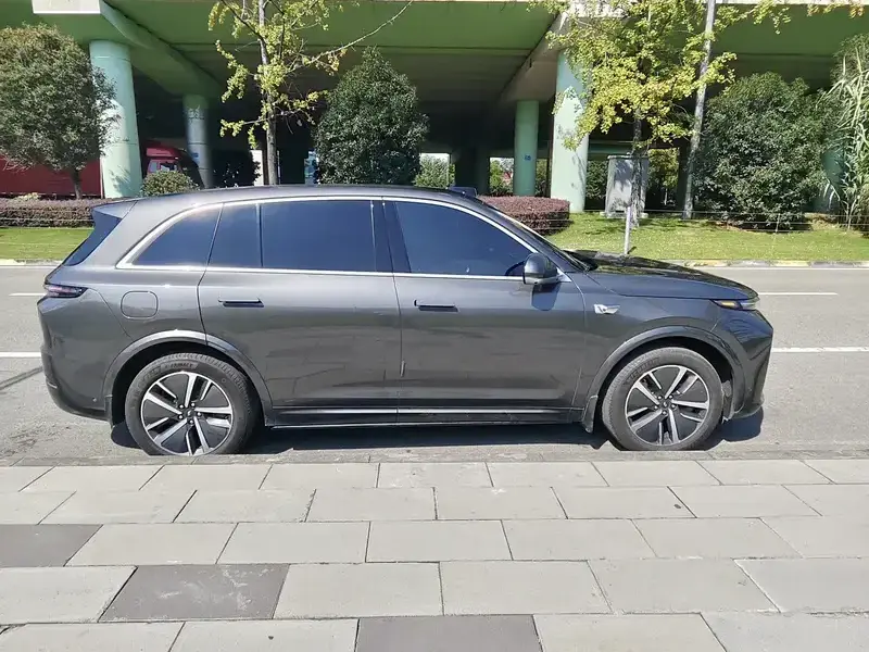 2024 Li Auto (Lixiang) L7 с пробегом 36 000 км