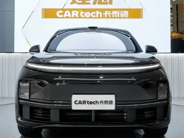 2025 Li Auto (Lixiang) L7 с пробегом 39 900 км