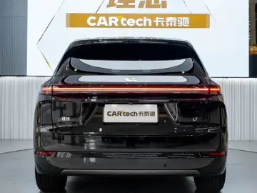 2025 Li Auto (Lixiang) L7 с пробегом 39 900 км