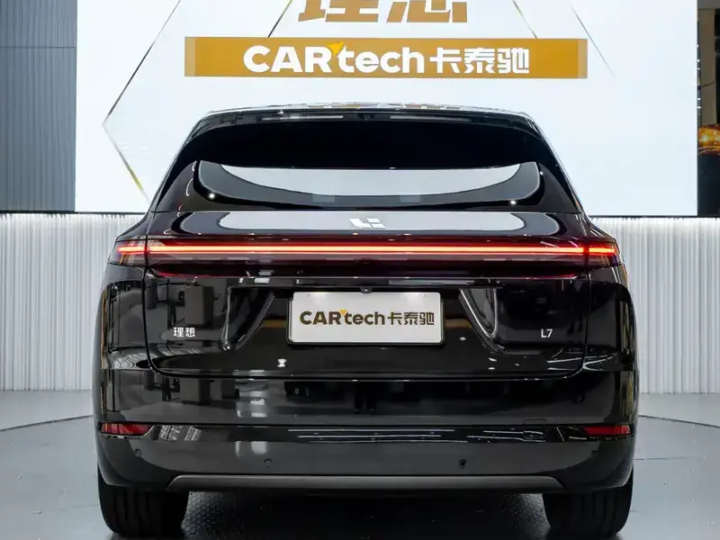 2025 Li Auto (Lixiang) L7 с пробегом 39 900 км