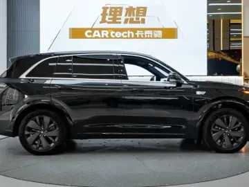 2025 Li Auto (Lixiang) L7 с пробегом 39 900 км