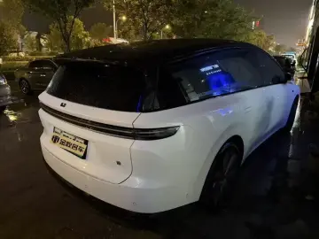 2025 Li Auto (Lixiang) i8 с пробегом 19 300 км