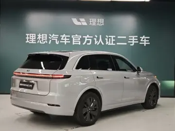 2025 Li Auto (Lixiang) L7 с пробегом 13 000 км