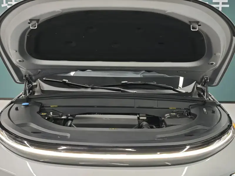 2025 Li Auto (Lixiang) L7 с пробегом 13 000 км