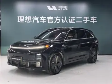 2025 Li Auto (Lixiang) L7 с пробегом 15 700 км