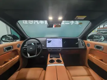 2025 Li Auto (Lixiang) L7 с пробегом 15 700 км