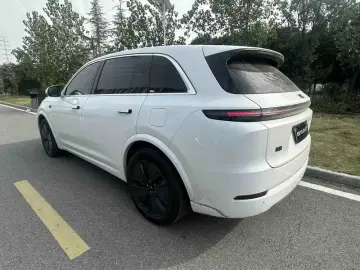 2024 Li Auto (Lixiang) L7 с пробегом 48 000 км