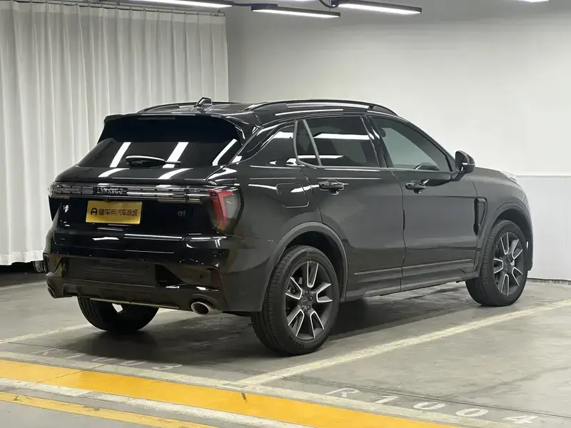 2025 Lynk & Co 01 с пробегом 6 200 км