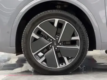 2025 Li Auto (Lixiang) L9 с пробегом 32 100 км