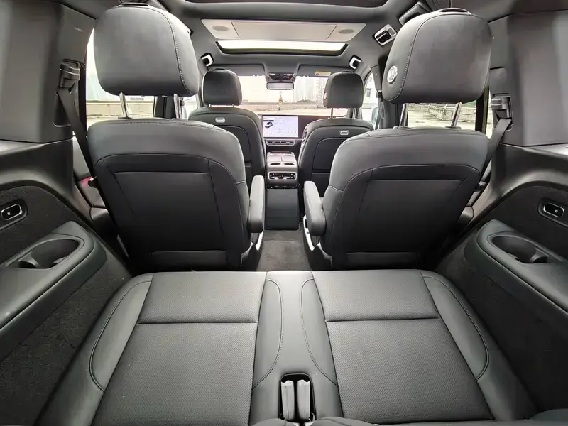2025 Li Auto (Lixiang) L9 с пробегом 9 000 км