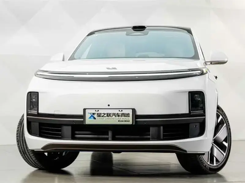 2025 Li Auto (Lixiang) L9 с пробегом 5 000 км