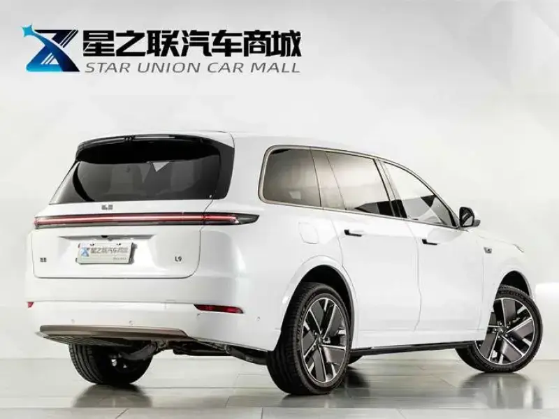 2025 Li Auto (Lixiang) L9 с пробегом 5 000 км