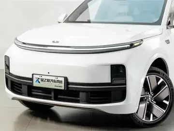 2025 Li Auto (Lixiang) L9 с пробегом 5 000 км