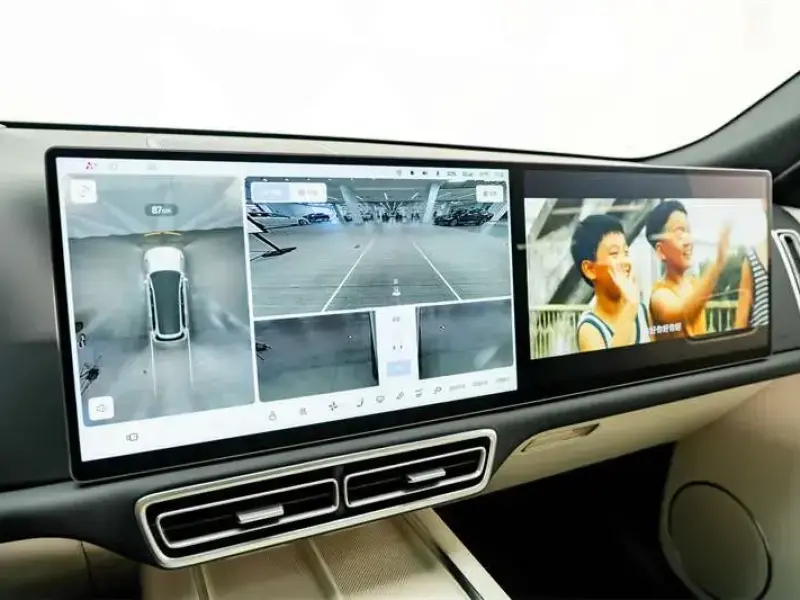 2025 Li Auto (Lixiang) L9 с пробегом 5 000 км