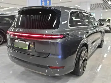 2025 Li Auto (Lixiang) L9 с пробегом 7 000 км