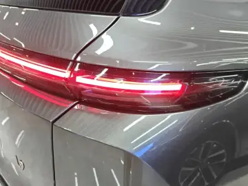 2025 Li Auto (Lixiang) L9 с пробегом 7 000 км