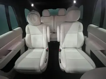 2025 Li Auto (Lixiang) L9 с пробегом 12 000 км