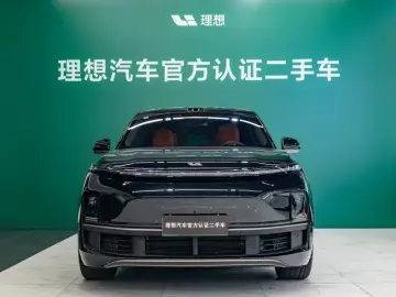 2025 Li Auto (Lixiang) L9 с пробегом 9 000 км