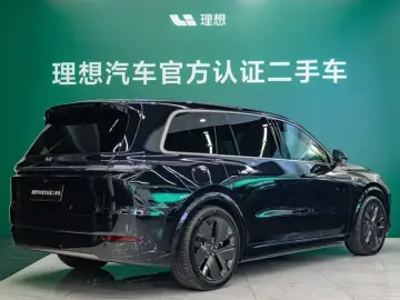 2025 Li Auto (Lixiang) L9 с пробегом 9 000 км