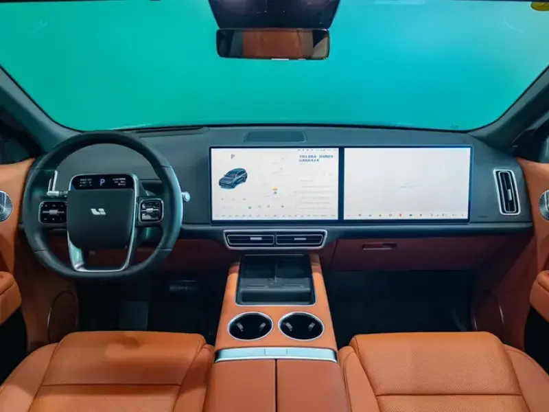 2025 Li Auto (Lixiang) L9 с пробегом 9 000 км