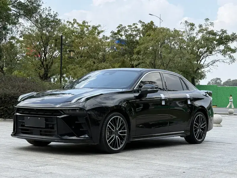 2025 Lynk & Co 03 с пробегом 16 000 км
