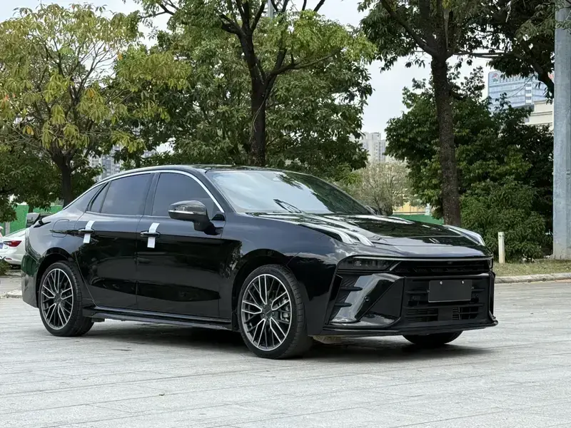 2025 Lynk & Co 03 с пробегом 16 000 км